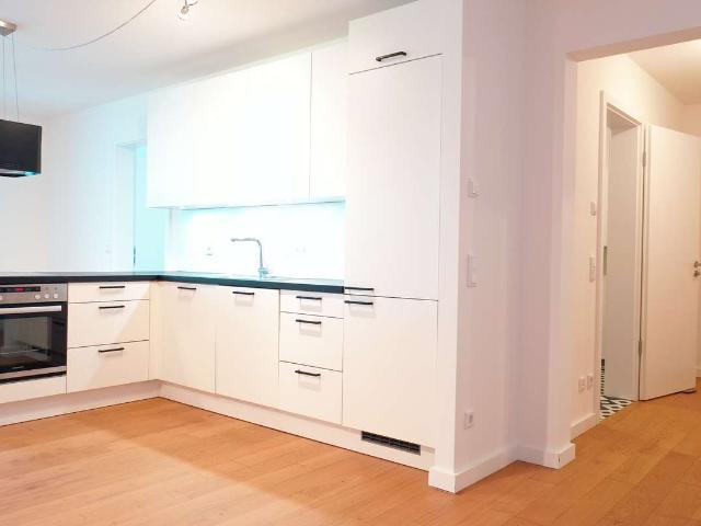 Hochwertige 2 Zimmer Wohnung mit Südbalkon, Einbauküche und Fußbodenheizung im 4. Obergeschoss