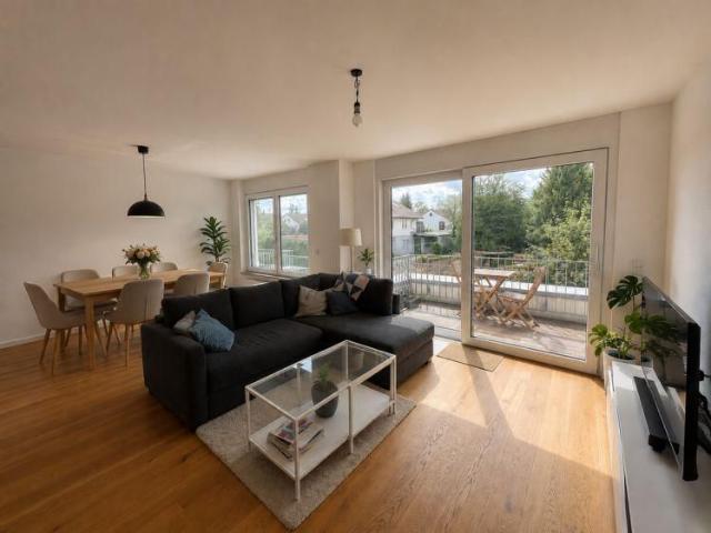 Hochwertige 2 Zimmer Wohnung mit Südbalkon und Küche