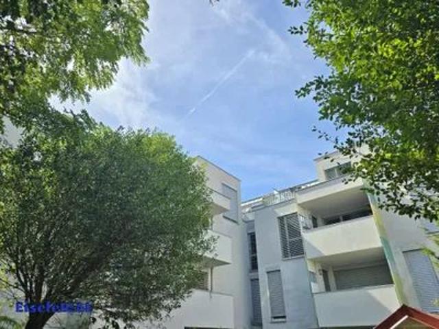 hochwertige 2 Zimmer Wohnung Balkon zzgl. Garage