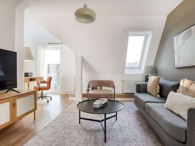 Hochwertige 2 Zimmer Wohnung in Neukölln voll möbliert