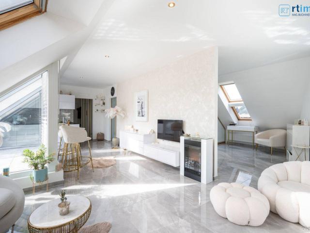 HOCHWERTIGE 2 ZIMMER DACHTERRASSENWOHNUNG MODERNER CHIC IM HISTORISCHEN AMBIENTE