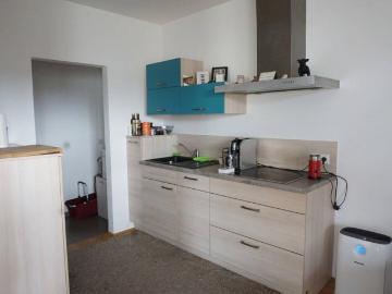 hochwertige 3 Zimmer Etagenwohnung mit 2 PKW Stellplätze