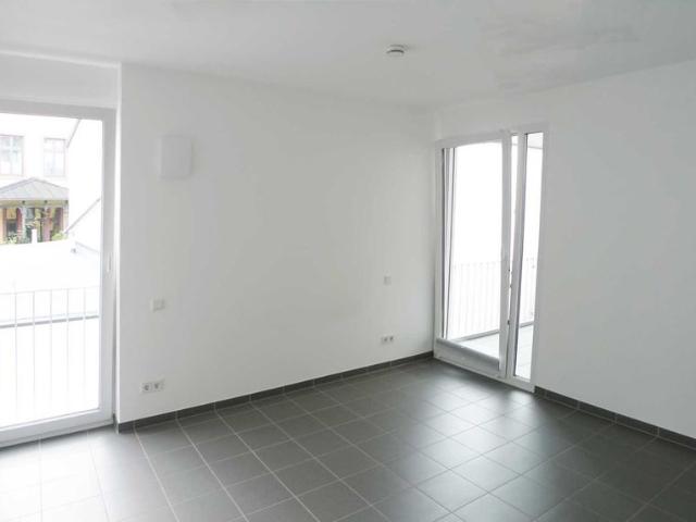 Hochwertige 2 Zimmerwohnung mit Loggia in Porta Nigra Nähe