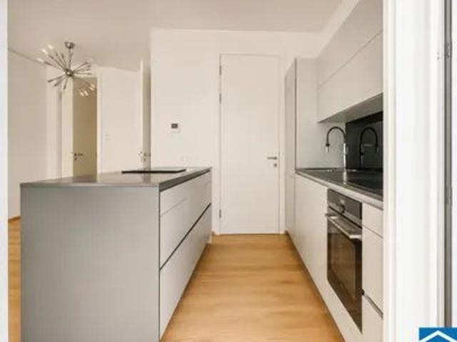 Hochwertige 2 Zimmerwohnung mit Terrasse im Diplomatenviertel beim Stadtpark!