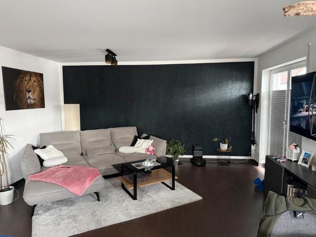 Hochwertige 2,5 Zimmerwohnung mit Garage und großen Keller