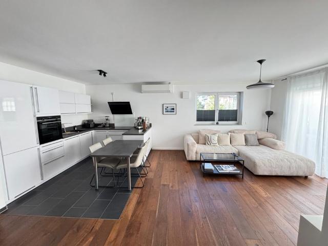 Hochwertige 3 Zimmer Wohnung mit Balkon