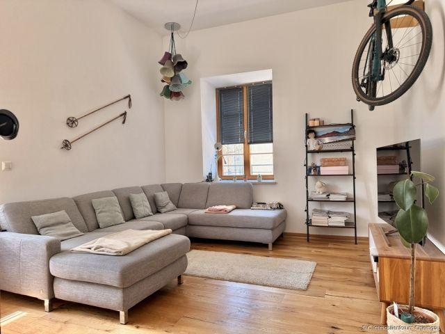 Hochwertige 3 Zimmer Wohnung mit Balkon im Zentrum von Traunstein