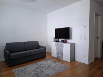 Hochwertige 3 Zimmer Wohnung mit Balkon und Aufzug in Bad Homburg vor der Höhe