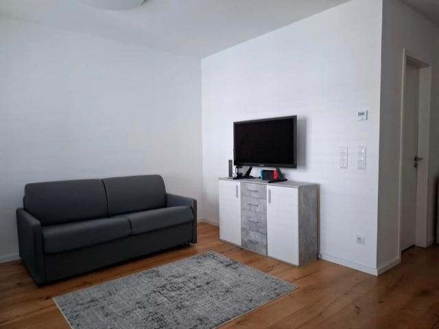 Hochwertige 3 Zimmer Wohnung mit Balkon und Aufzug in Bad Homburg vor der Höhe