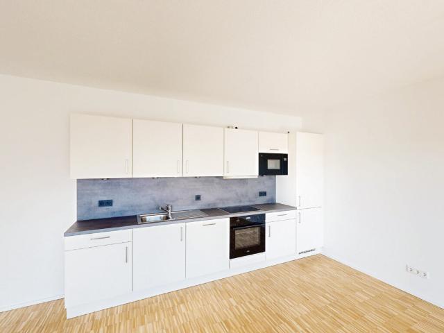 Hochwertige 3 Zimmer Wohnung mit Balkon und EBK