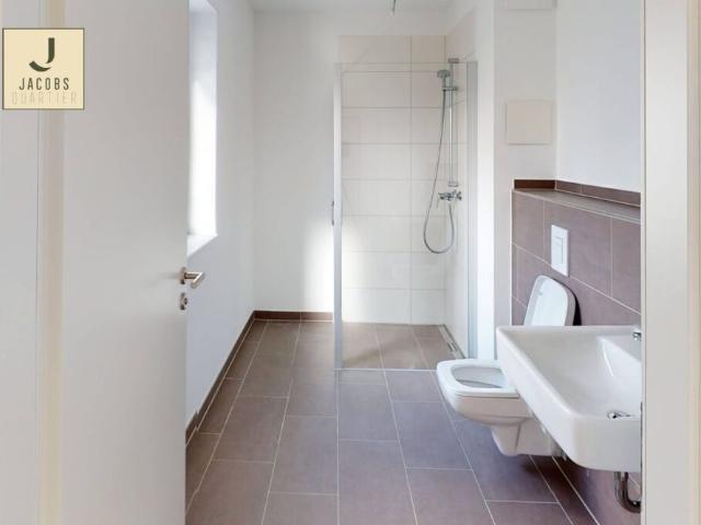 Hochwertige 3 Zimmer Wohnung mit Einbauküche und Terrasse