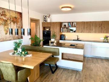 Hochwertige 3 Zimmer Wohnung mit Fernblick