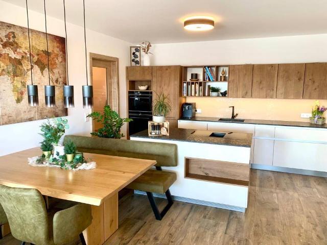 Hochwertige 3 Zimmer Wohnung mit Fernblick