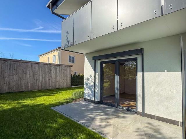 Hochwertige 3 Zimmer Wohnung mit Garten in ruhiger Lage