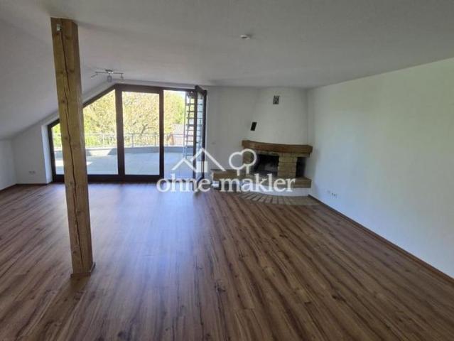 Hochwertige 3 Zimmer Wohnung mit großer Dachterasse inkl. EBK + Stellplatz ab sofort verfügbar