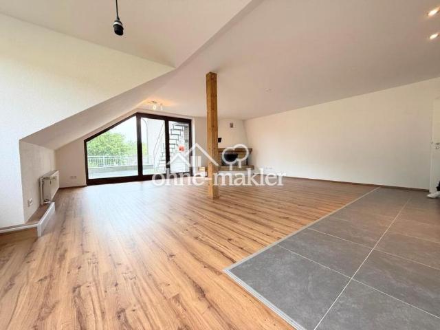 Hochwertige 3 Zimmer Wohnung mit großer Dachterasse inkl. EBK + Stellplatz ab sofort verfügbar
