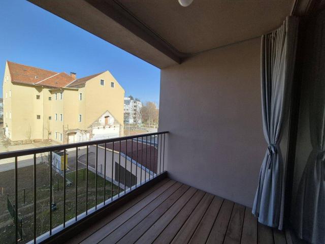 Hochwertige 3 Zimmer Wohnung mit großer Loggia!