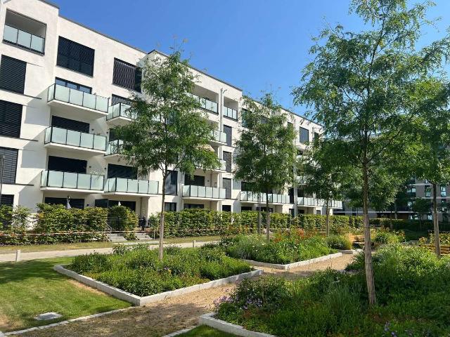 Hochwertige 3 Zimmer Wohnung mit schönem Garten