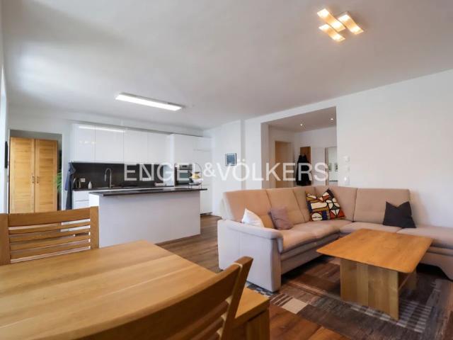 Hochwertige 3 Zimmer Wohnung im Inneren Westen