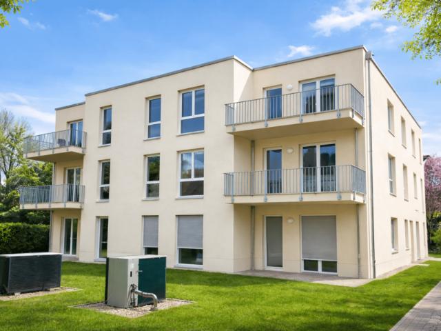 Hochwertige 3 Zimmer Wohnung im 2. OG mit BALKON und EBK im Weißenseer Neubauquartier