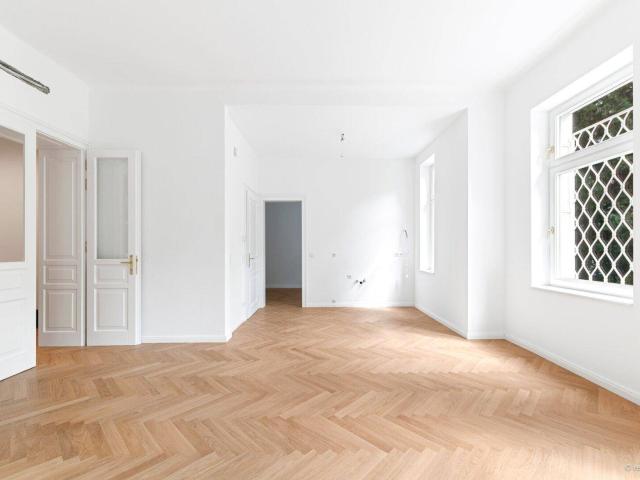 Hochwertige 3 Zimmer Altbauwohnung mit 218 m² Eigengarten in Hietzing!