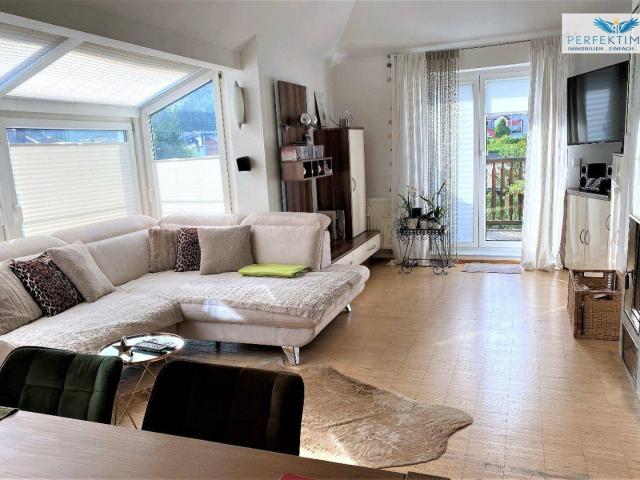 Hochwertige 3 Zimmer Dachgeschoßwohnung mit toller Terrasse