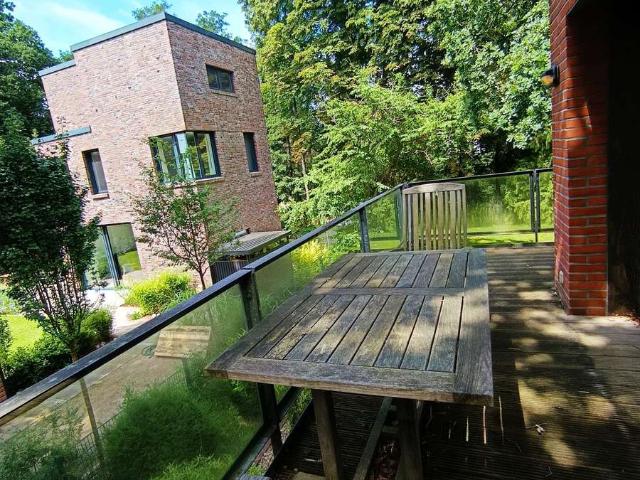 hochwertige 3 Zimmer Eigentumswohnung mit Kamin und Zugang zum Brabandkanal in Hamburg Alsterdorf