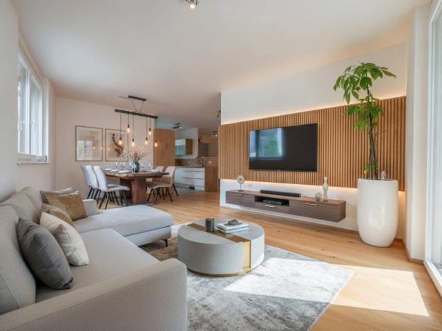 Hochwertige 3 Zimmer Gartenwohnung mit Terrasse & Kamin