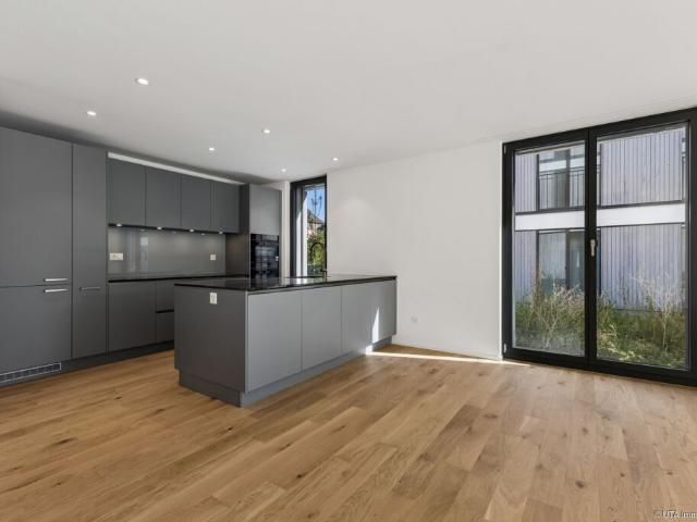 Hochwertige 3.5 Zimmer Maisonette Neubauwohnung mit grosser Terrasse und Balkon