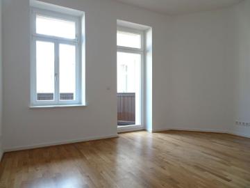 Hochwertige 3 Zimmerwohnung mit Balkon, GWC, Stuck und Fußbodenheizung
