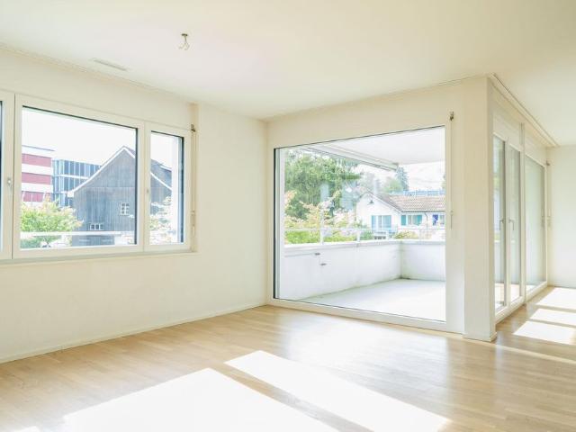 Hochwertige 3.5 Zimmer Wohnung/1. OG/Minergie Standard/NK Pauschale