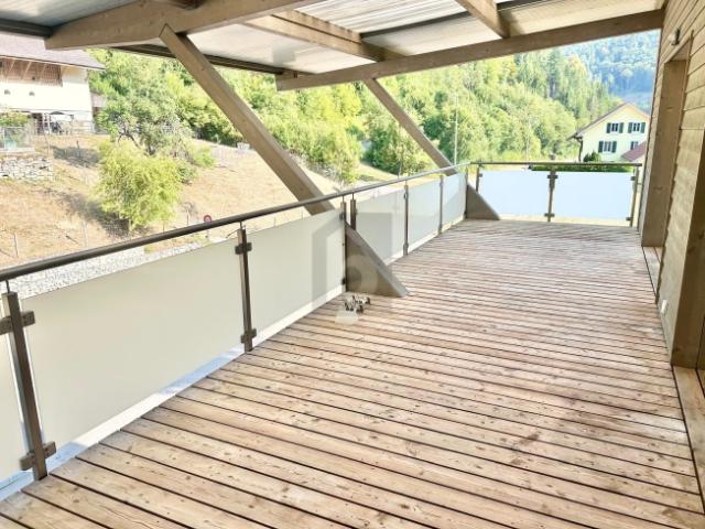 HOCHWERTIGE TERRASSENOASE MIT VIEL LICHT!