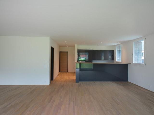 Hochwertige und helle 4.5 Zimmerwohnung an bester Lage