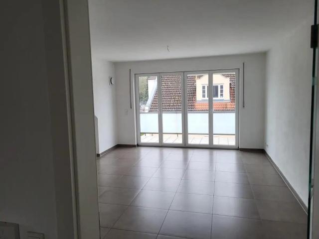 Hochwertige und neuwertige 2 Zimmer Dachgeschosswohnung mit Einbauküche