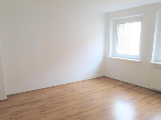 Hochwertige und Schöne 2 Raumwohnung in guter Lage mit EBK