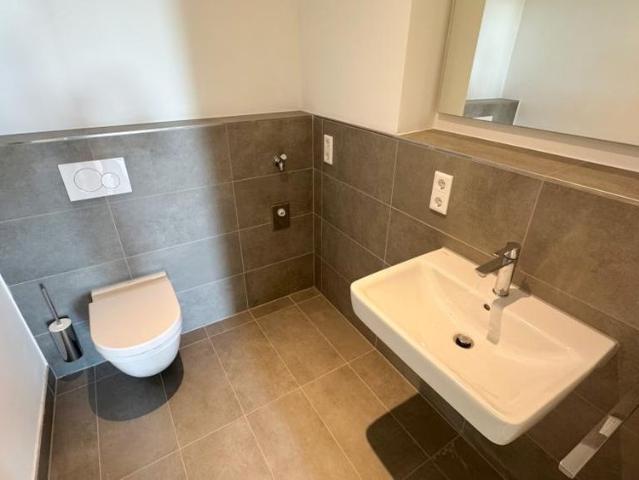 Hochwertige und stillvolle 3 Zimmer Terrassenwohnung im Kloster Marienborn Eigener Eingangsbereich