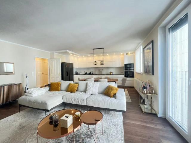 Hochwertige, vollmöblierte 3 Zimmer Wohnung mit Garagenplatz in Toplage des 7. Bezirks