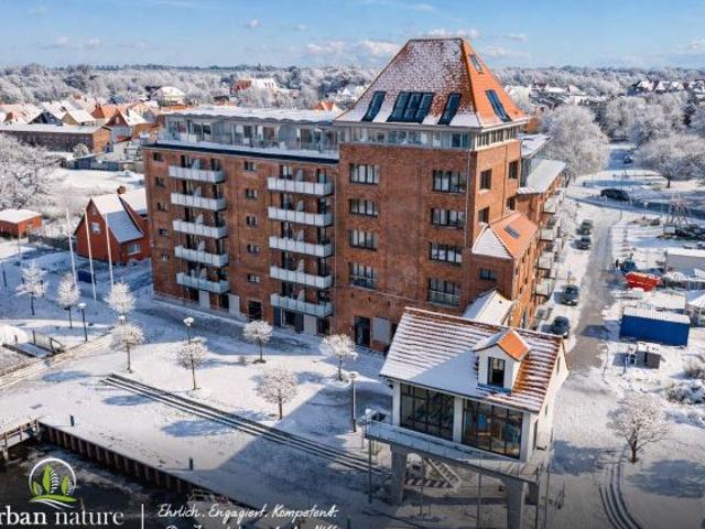 Hochwertige Wasserblick Wohnung mit 2 Bädern & überdachten Stellplatz