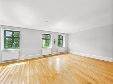 Hochwertige Wohnung mit Einbauküche und Balkon
