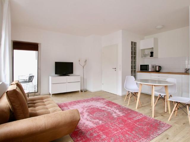 Hochwertige Balkonwohnung am Barbarossaplatz