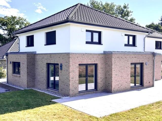 Hochwertige Doppelhaushälfte in 21709 Düdenbüttel bei Stade