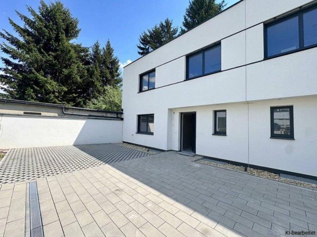 HOCHWERTIGE ERSTBEZÜGE I TOP Ausstattung I Vollunterkellerung I Privater Zugang zum Kierlingbach I Eigengrund I