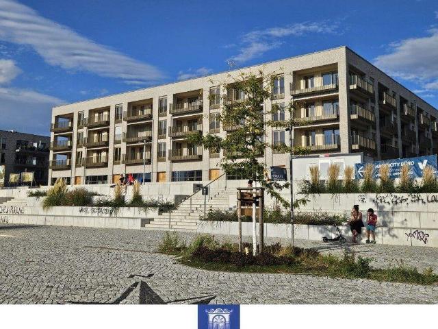 Hochwertige Familienwohnung mit groÃe Balkon in der neuen HafenCity! Lift!