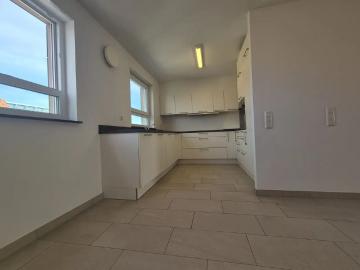 Hochwertige Maisonette Wohnung mit 5,5 Zimmern, Dachterrasse und 2 Stellplätzen in Holzgerlingen
