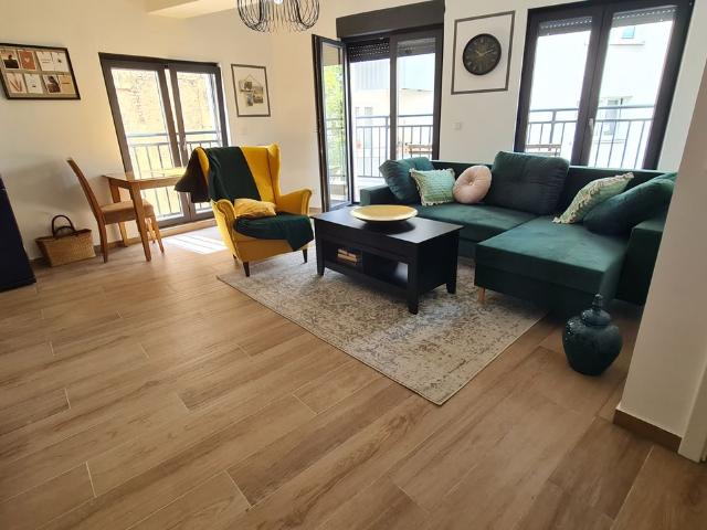 Hochwertige, moderne 2 Zimmer Neubauwohnung Baujahr 2023 in schönen Sachsenhausen vollständig möbliert, Frankfurt Amsterdam Apartments for Rent