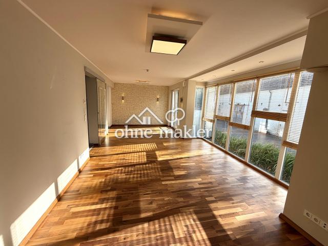 Hochwertige Split Level Wohnung mit Hauscharakter in Junkersdorfer Bestlage