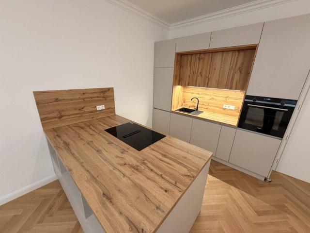 Hochwertiger Altbau Erstbezug | 3 Zimmer | Grünlage | All Inclusive Miete