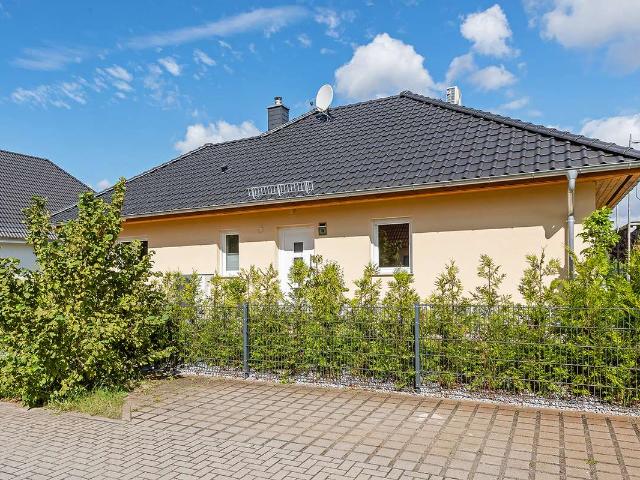 Hochwertiger Bungalow mit ausgebautem Dachgeschoss in familienfreundlicher Lage – neuwertig & modern