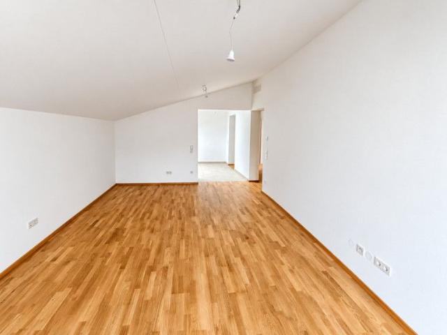 Hochwertiger Erstbezug mit Balkon für Singles und Paare
