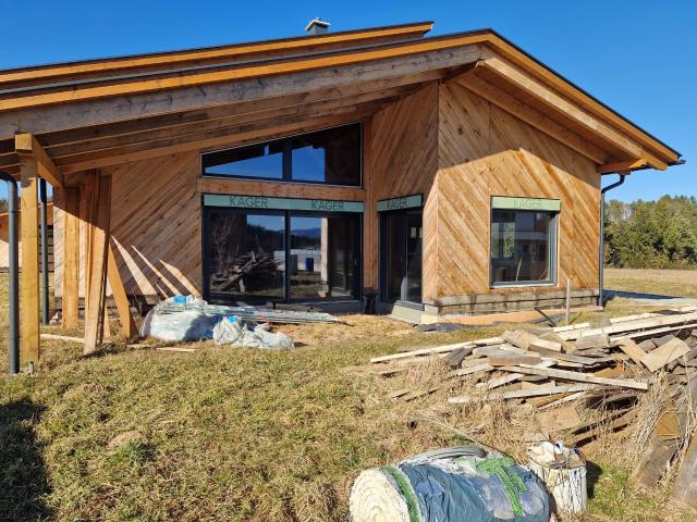 Hochwertiger Holzriegel Rohbau auf ca. 900 m² Grundstück in Steyeregg Wies